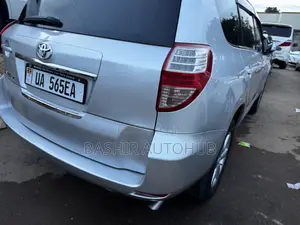 Toyota Vanguard 2009 Silver