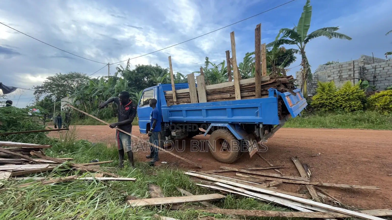 Isuzu Elf Dumper
