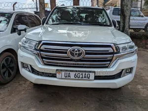 Toyota Land Cruiser Prado 2017 White