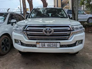 Toyota Land Cruiser Prado 2017 White
