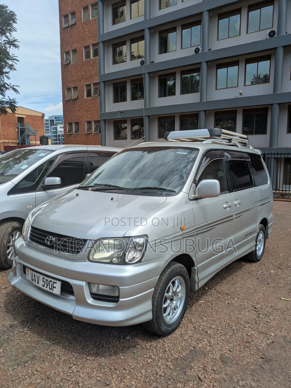 Toyota Noah 2001 Silver