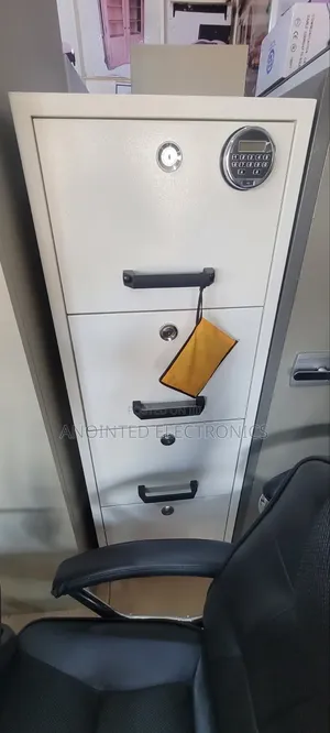 Heavy-duty Safe With A Drwars