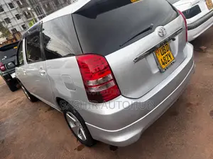 Toyota Wish 2005 Silver