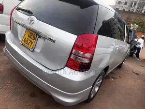 Toyota Wish 2005 Silver