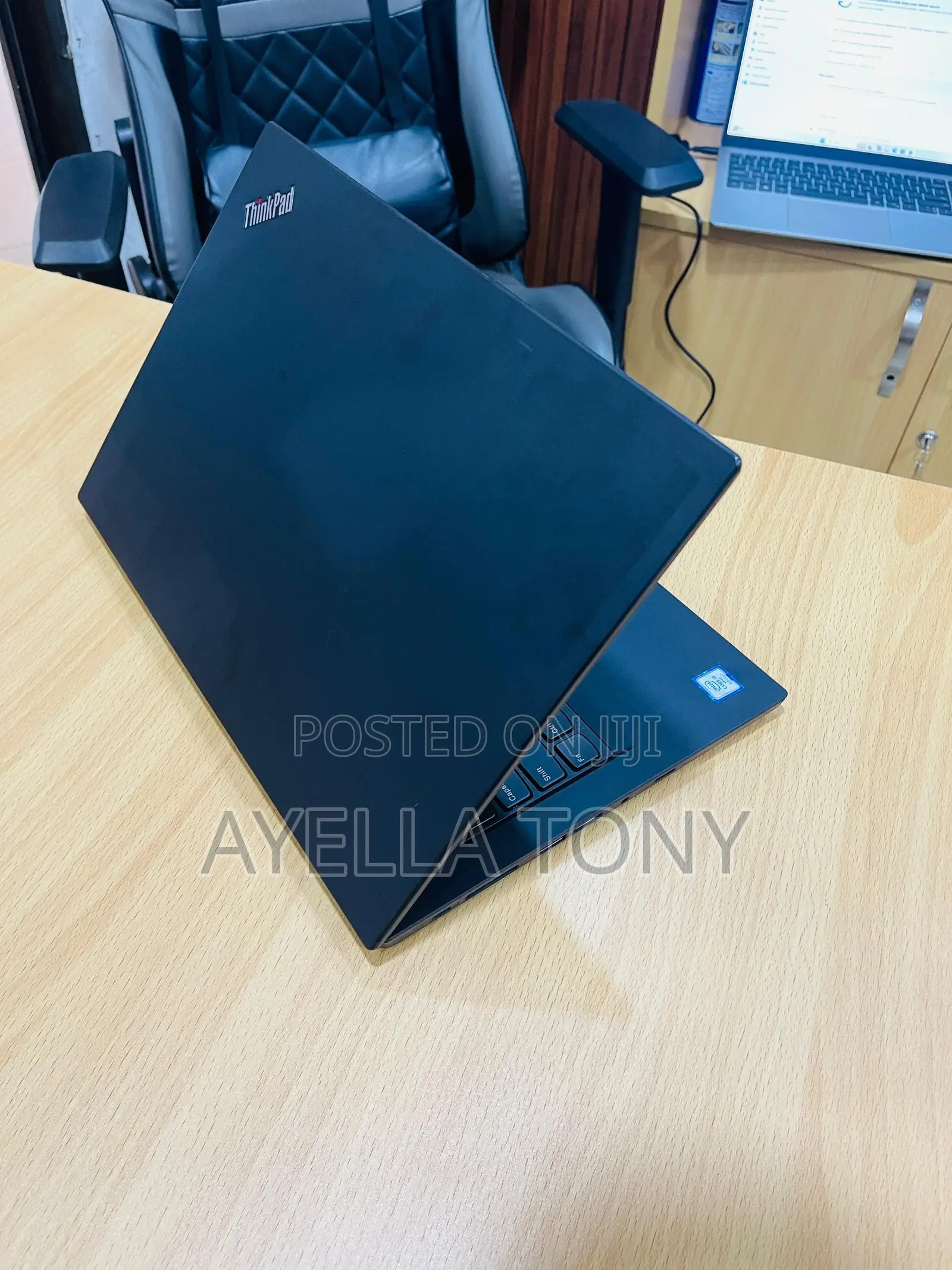 New Laptop Lenovo ThinkPad T490s 8GB Intel Core i5 SSD 256GB