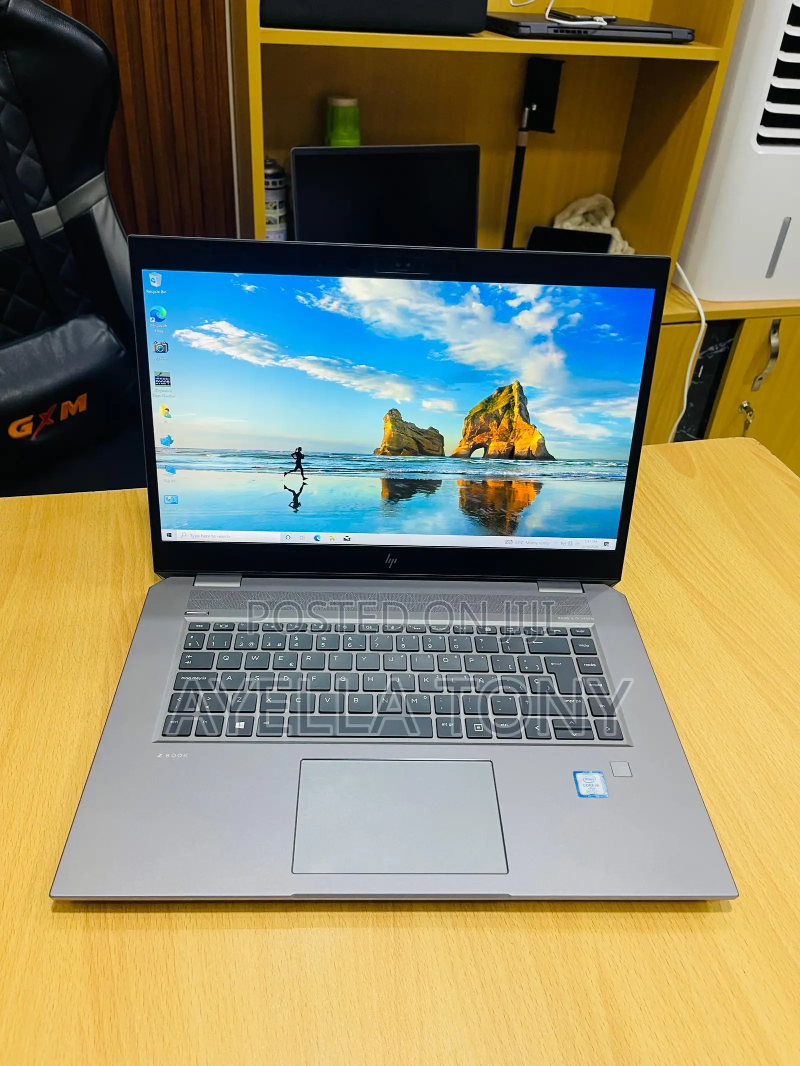 New Laptop HP ZBook Studio G5 16GB Intel Core i9 SSD 256GB