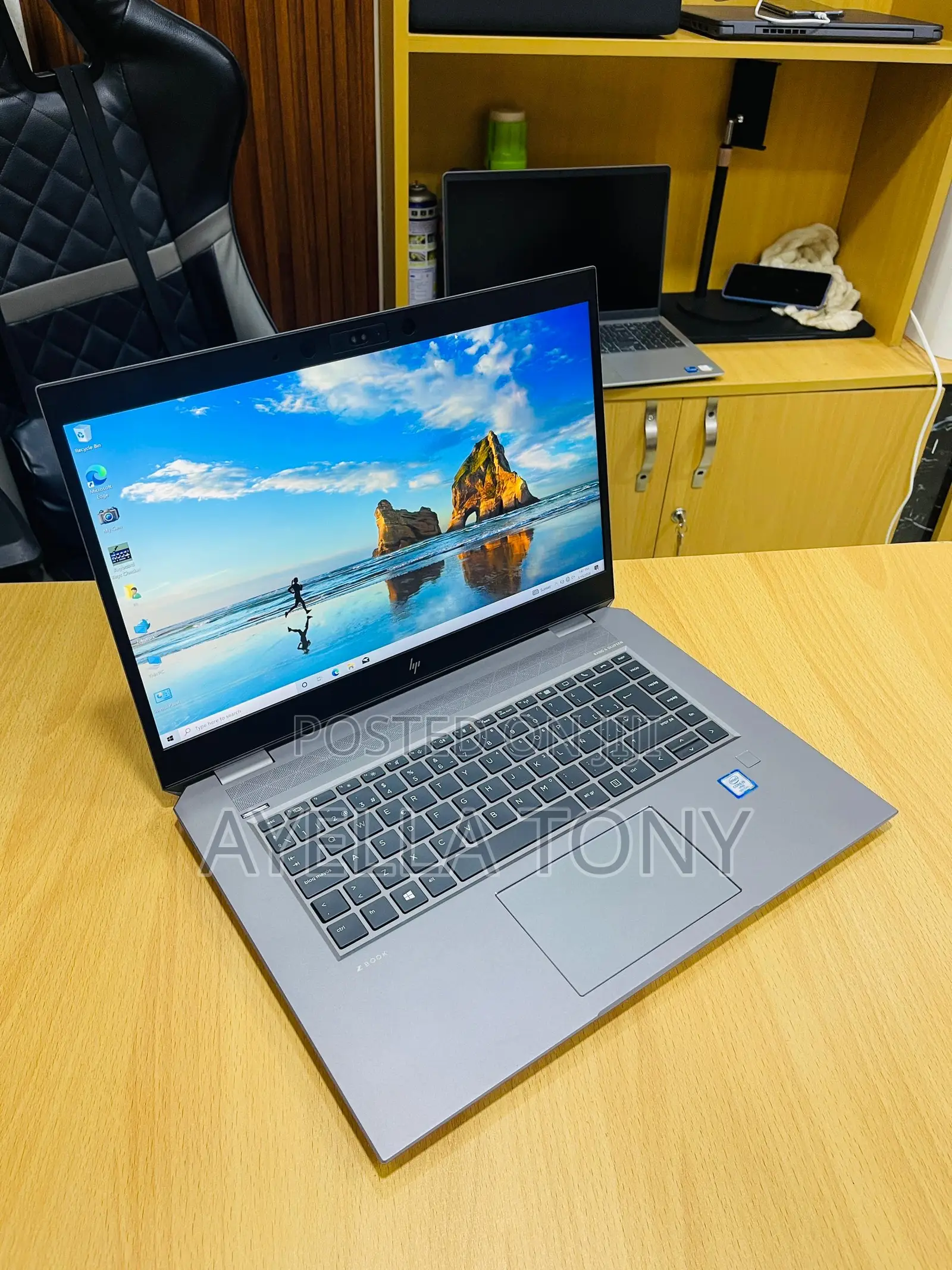 New Laptop HP ZBook Studio G5 16GB Intel Core i9 SSD 256GB