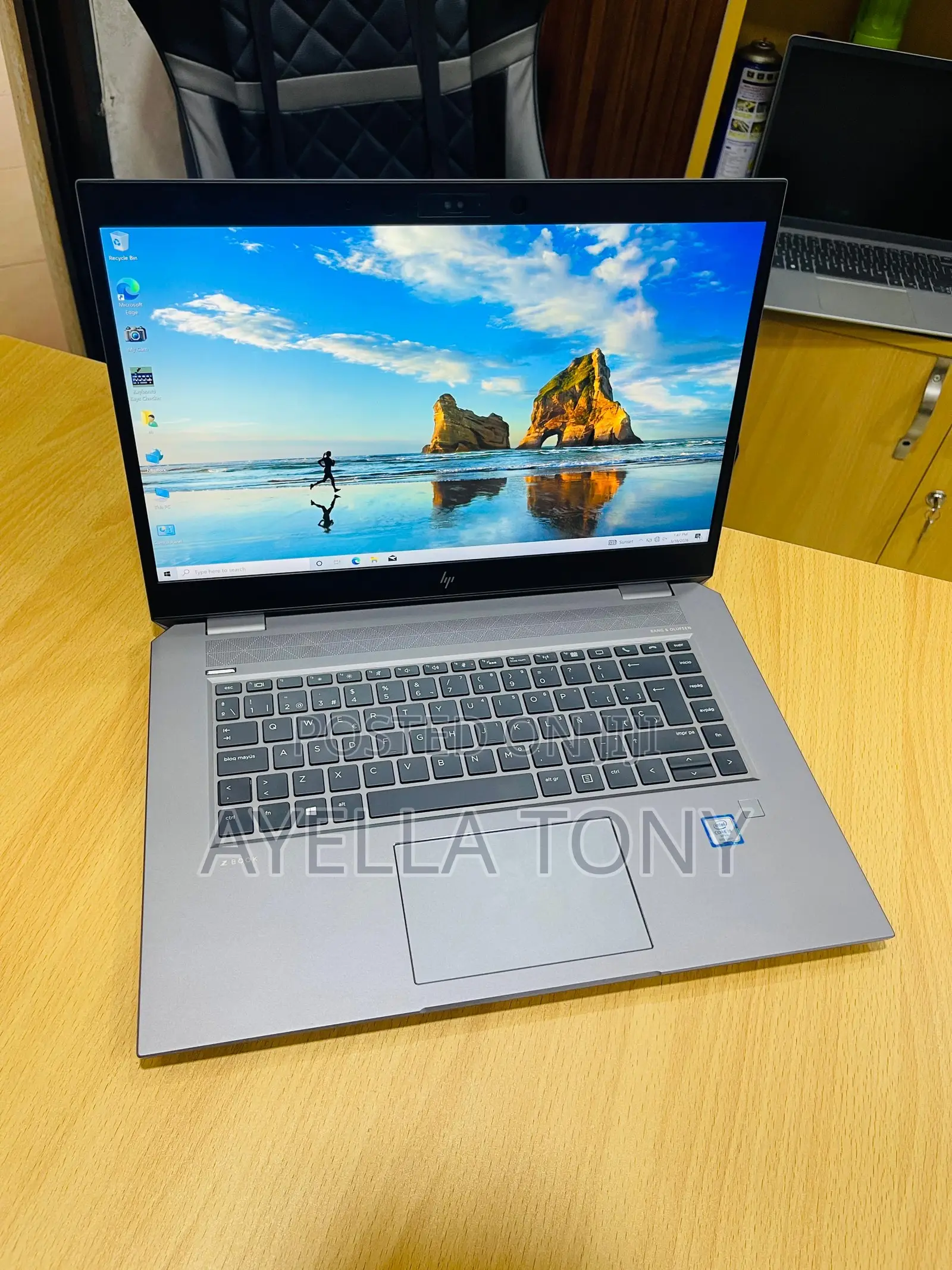 New Laptop HP ZBook Studio G5 16GB Intel Core i9 SSD 256GB