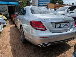Mercedes-Benz C200 2017 Silver