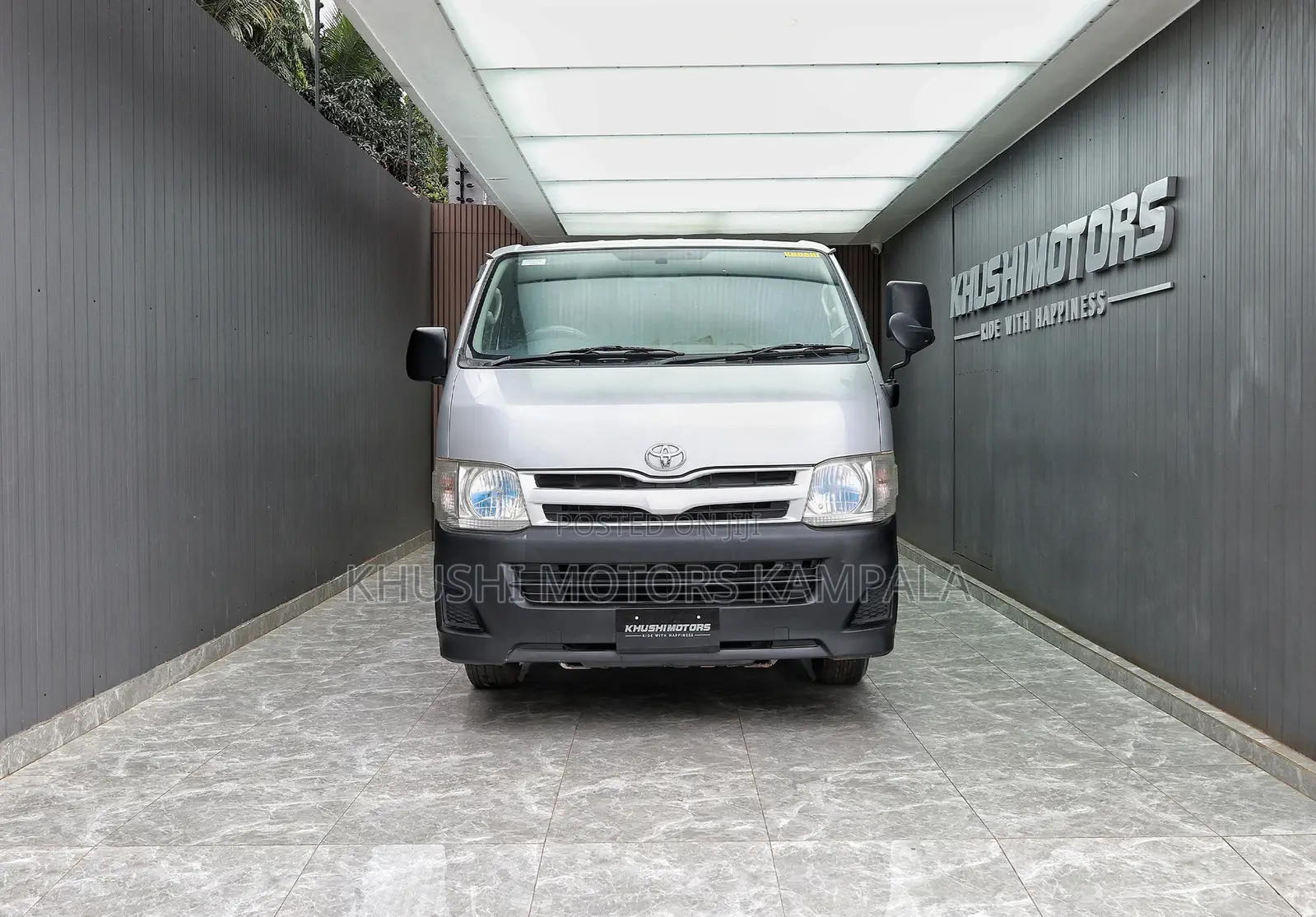 Toyota Regius 2012 Silver