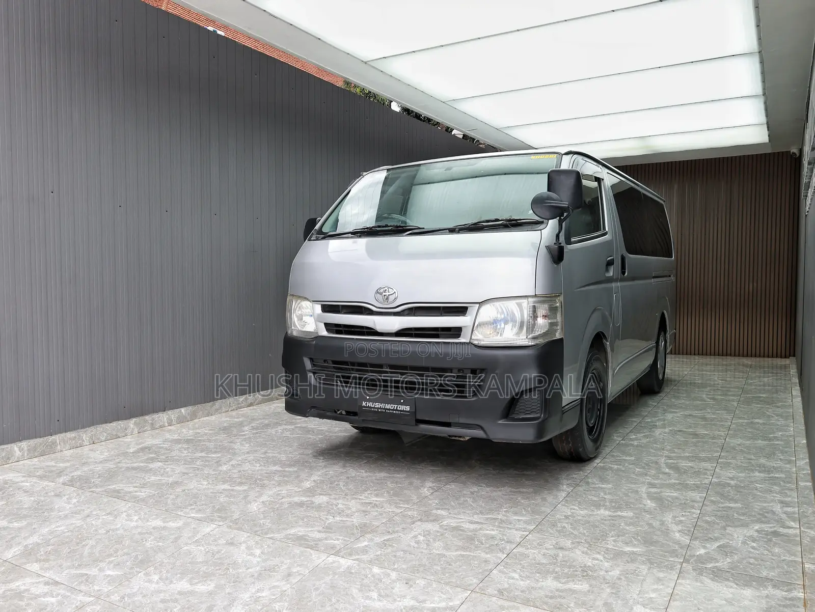 Toyota Regius 2012 Silver