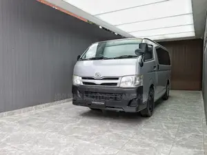 Toyota Regius 2012 Silver