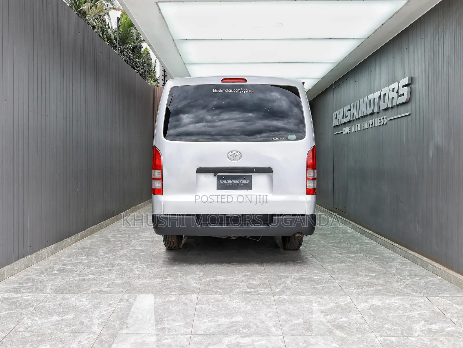 Toyota Regius 2012 Silver