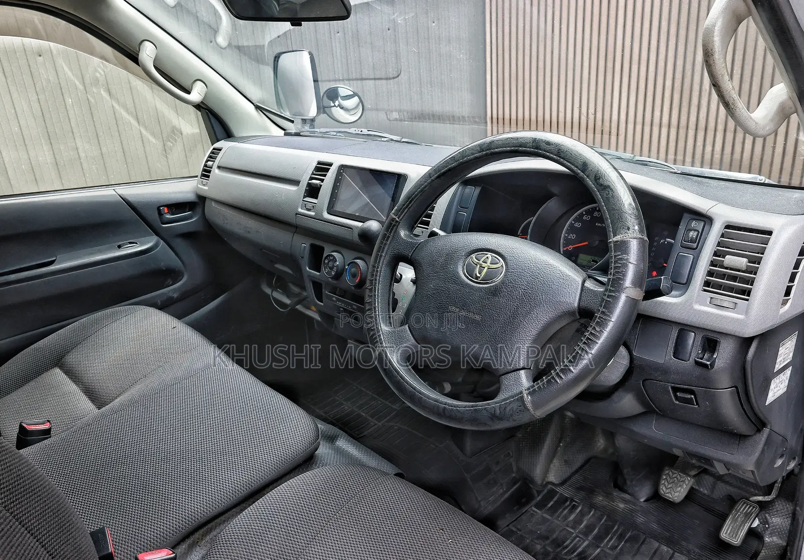 Toyota Regius 2012 Silver