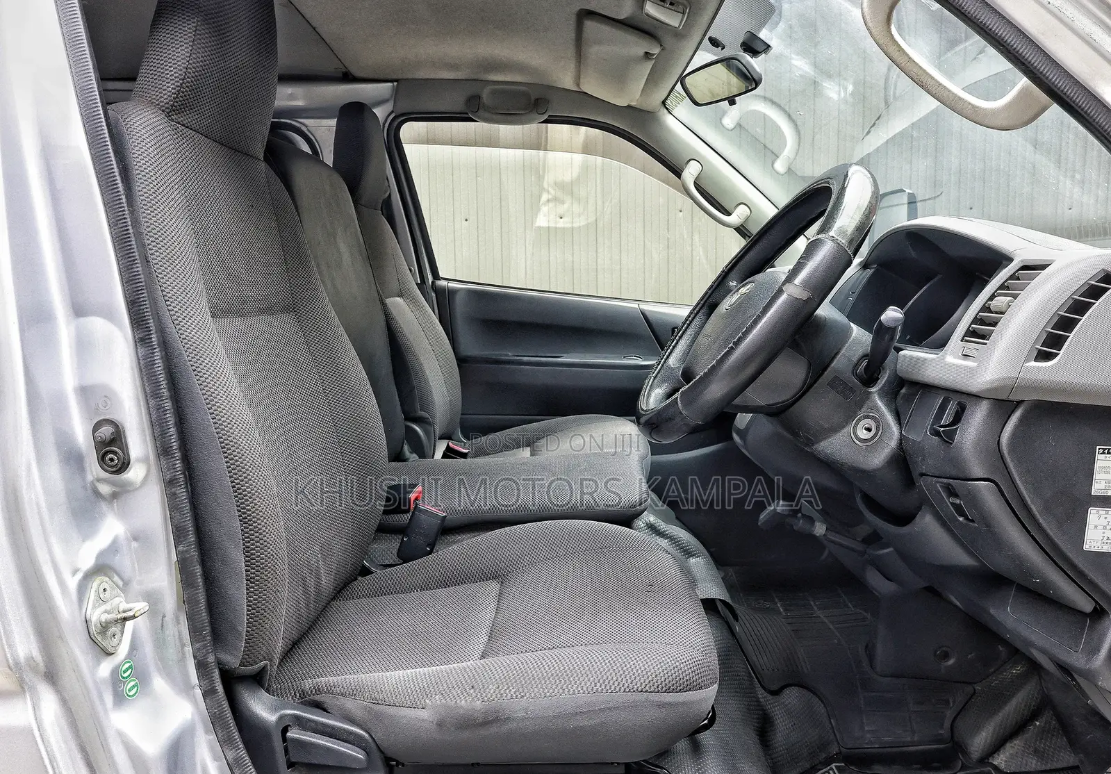 Toyota Regius 2012 Silver