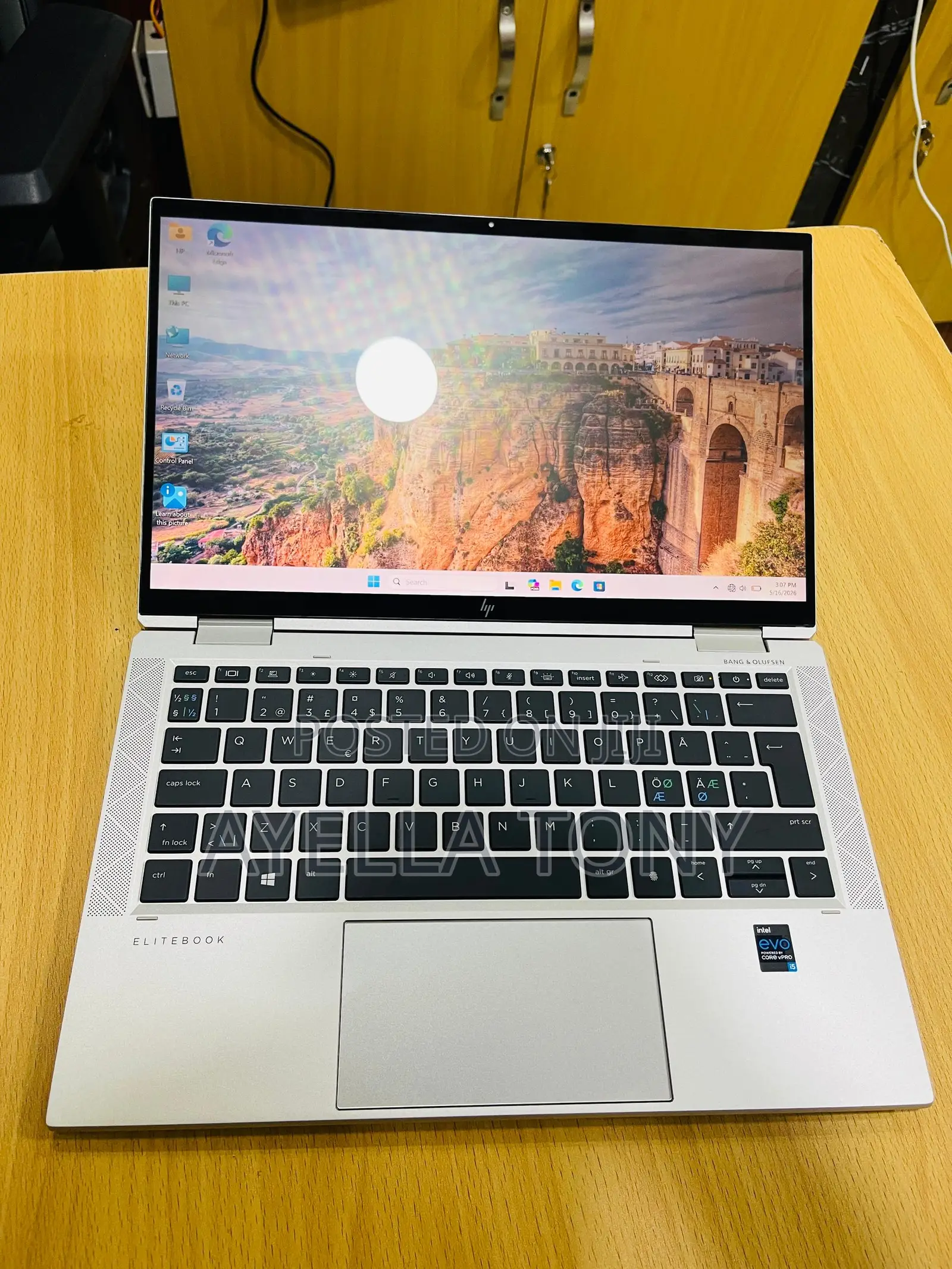New Laptop HP EliteBook x360 1030 G8 16GB Intel Core i5 SSD 256GB