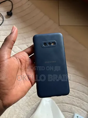 Samsung Galaxy S10e 128 GB Blue