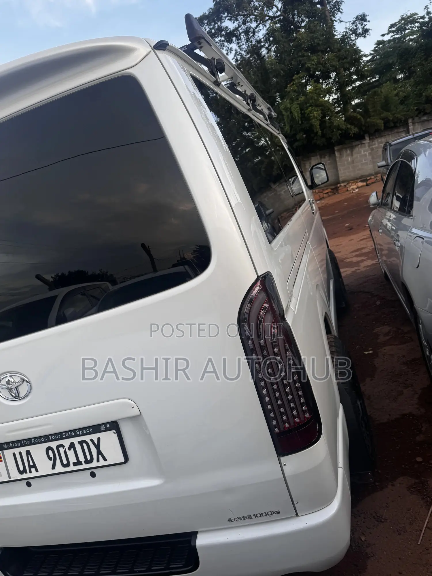 Toyota HiAce SV Premium 2013 White