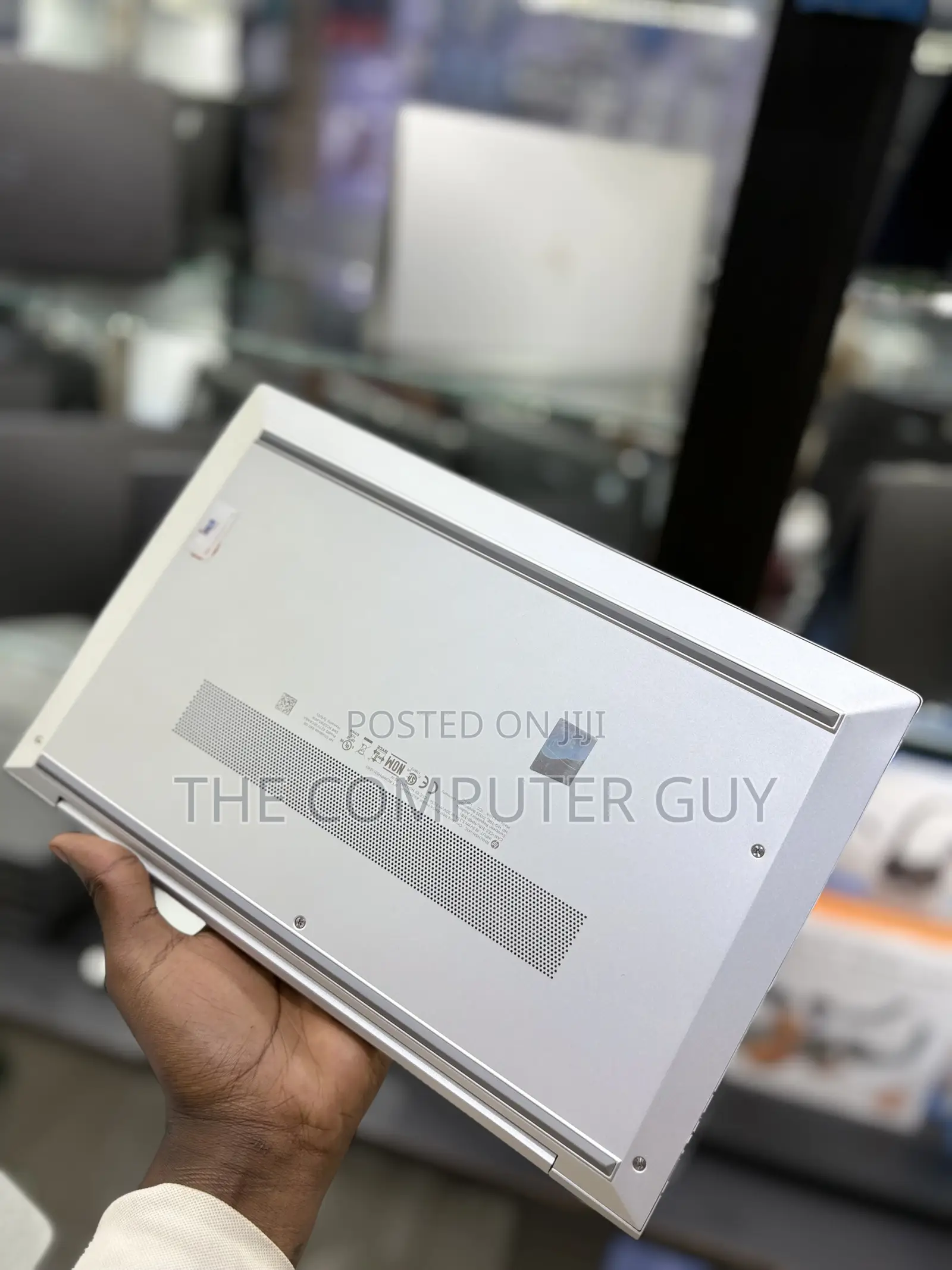 New Laptop HP EliteBook 830 G8 8GB Intel Core i7 SSD 256GB