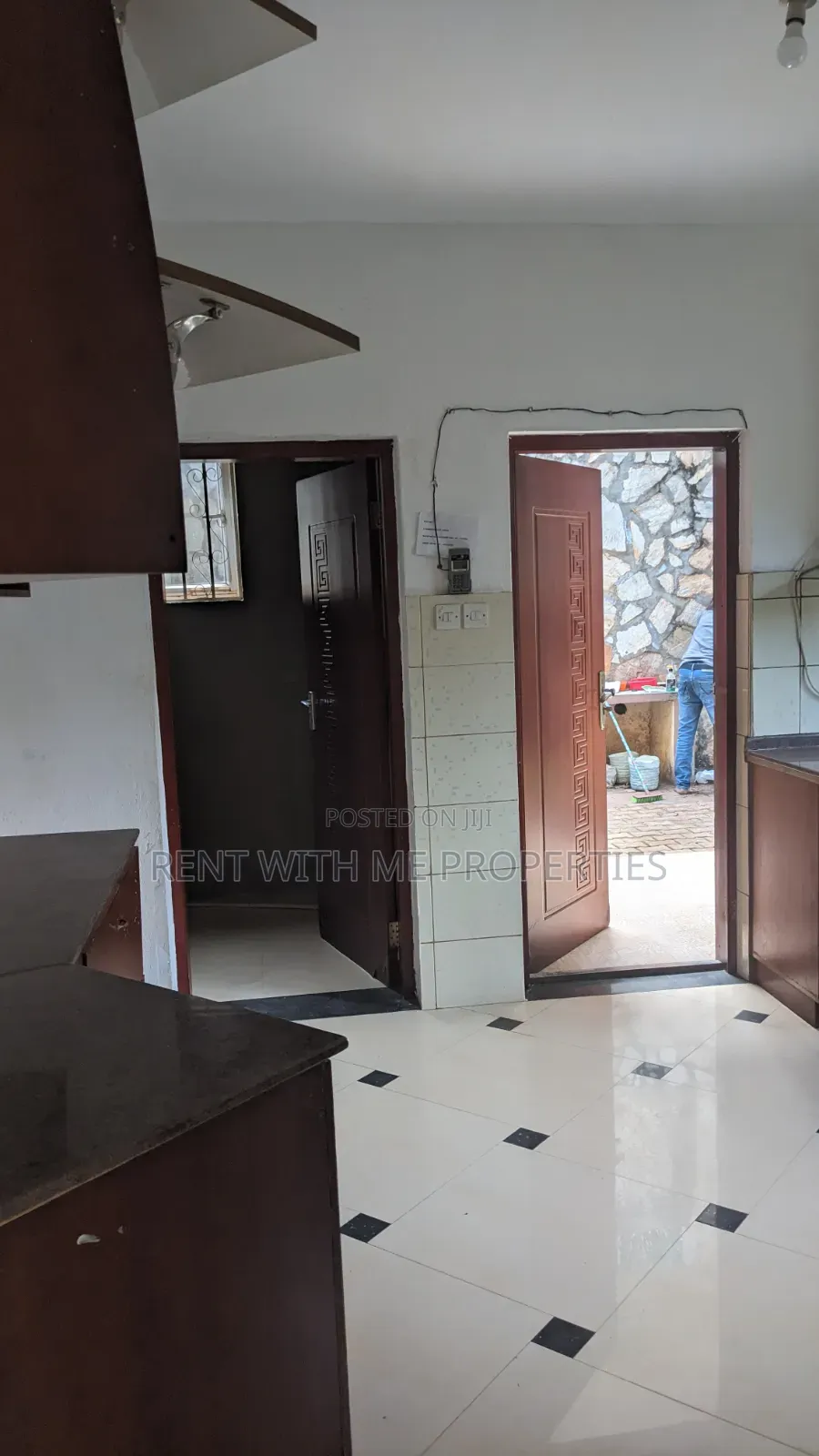 5bdrm Apartment in Twin, Central Division for rent