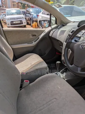 Toyota Vitz 2008 Silver