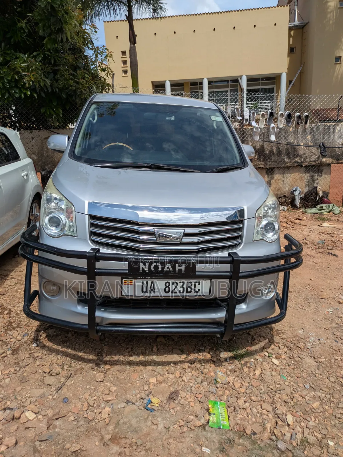 Toyota Noah 2010 Silver