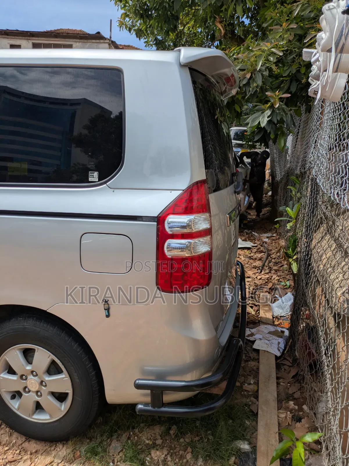 Toyota Noah 2010 Silver
