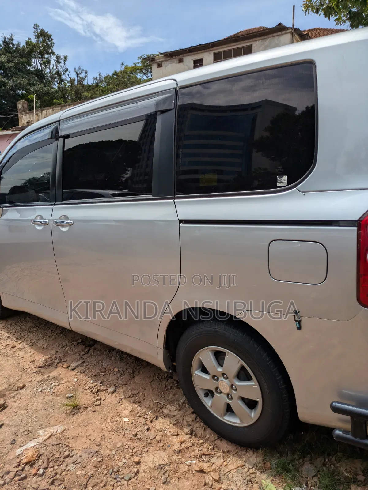 Toyota Noah 2010 Silver