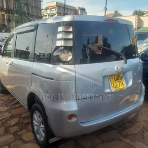 Toyota Sienta 2007 Silver
