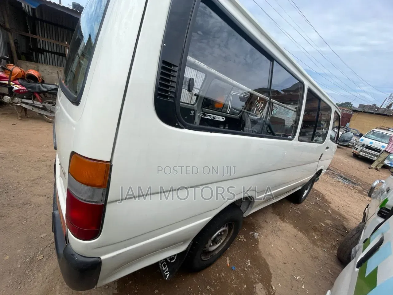 Toyota HiAce 2003 White