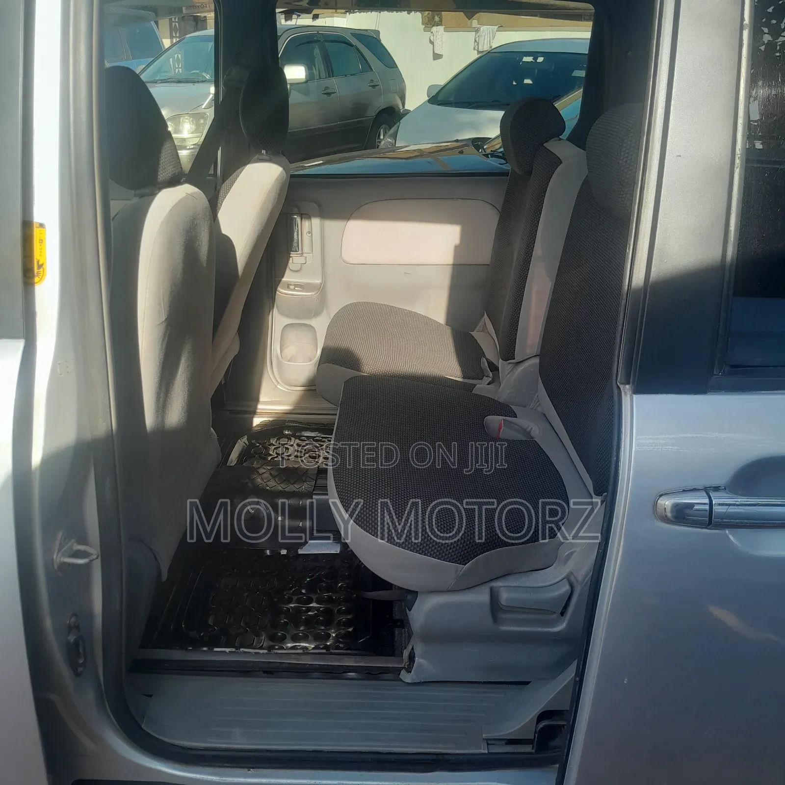 Toyota Sienta 2007 Silver