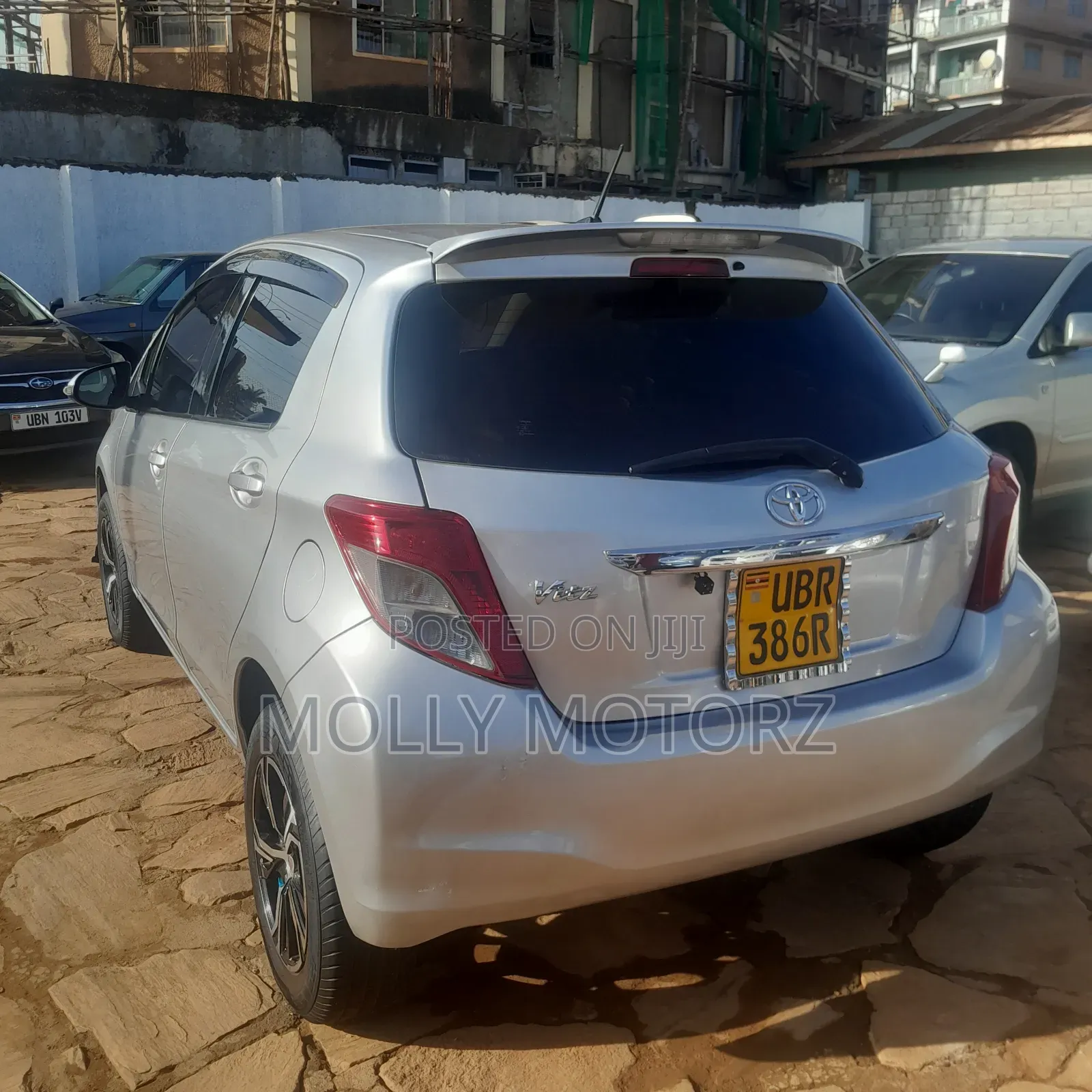 Toyota Vitz 2018 Silver