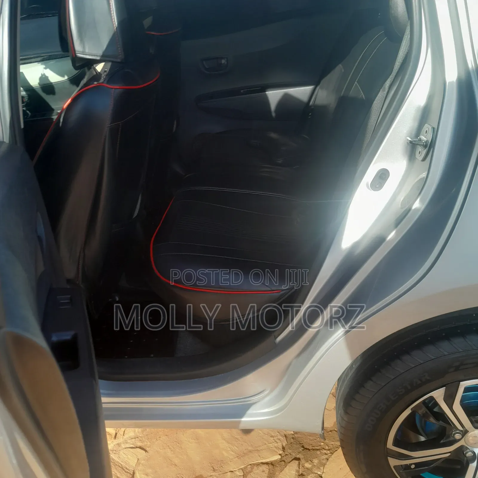 Toyota Vitz 2018 Silver