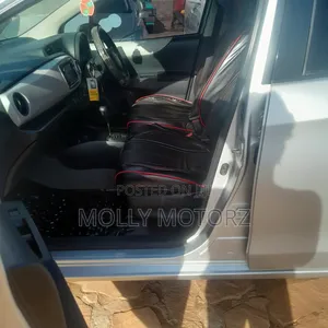 Toyota Vitz 2018 Silver