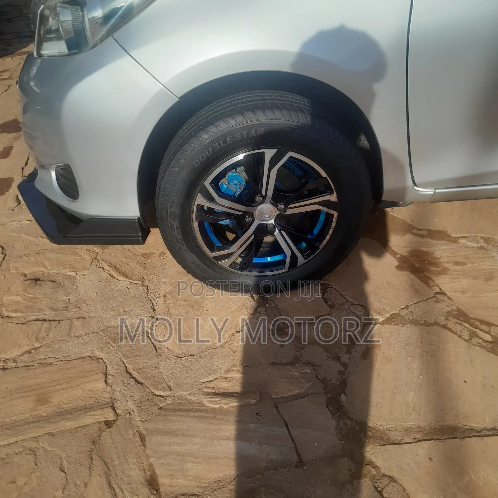 Toyota Vitz 2018 Silver