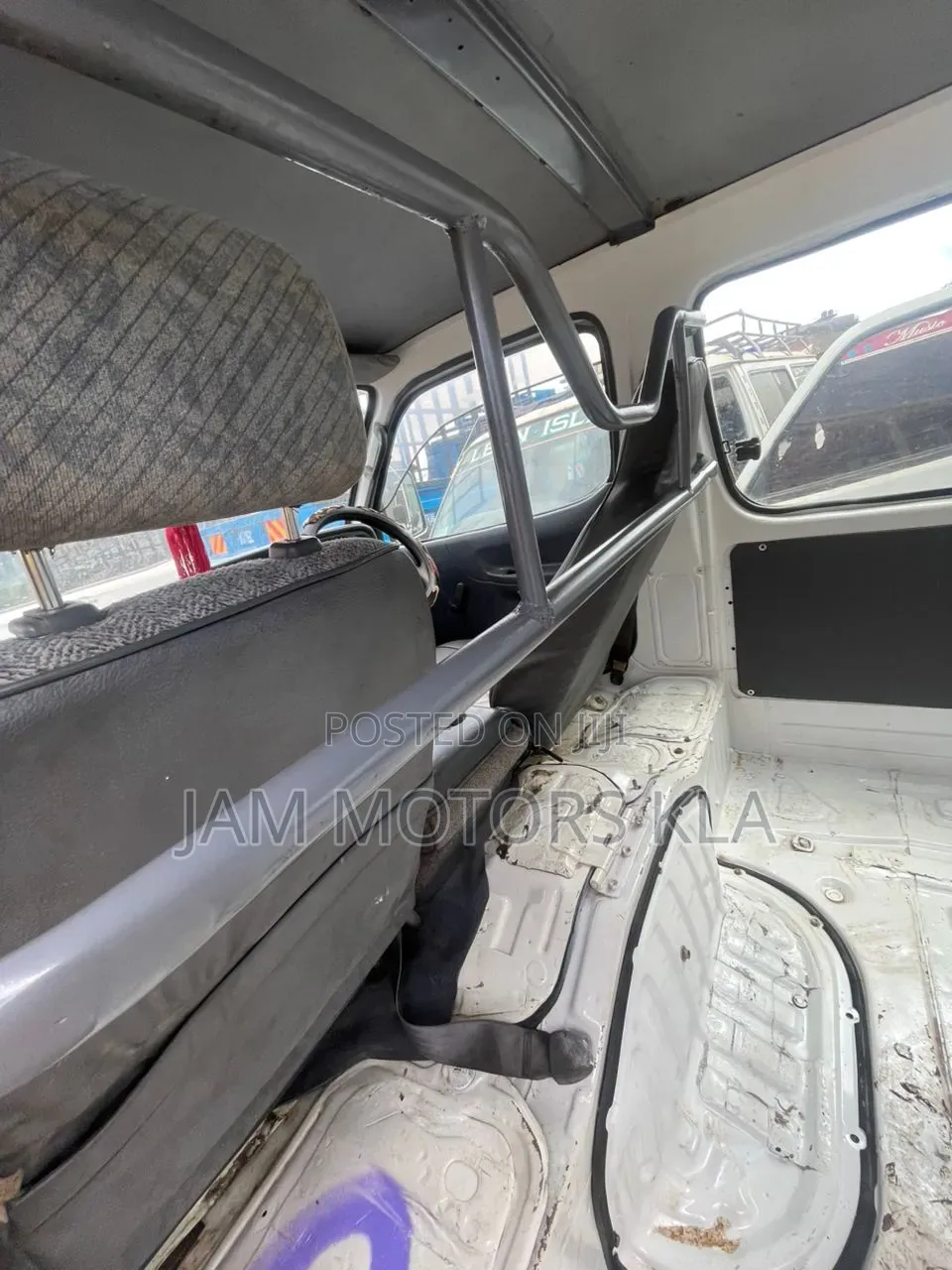 Toyota HiAce 1998 White