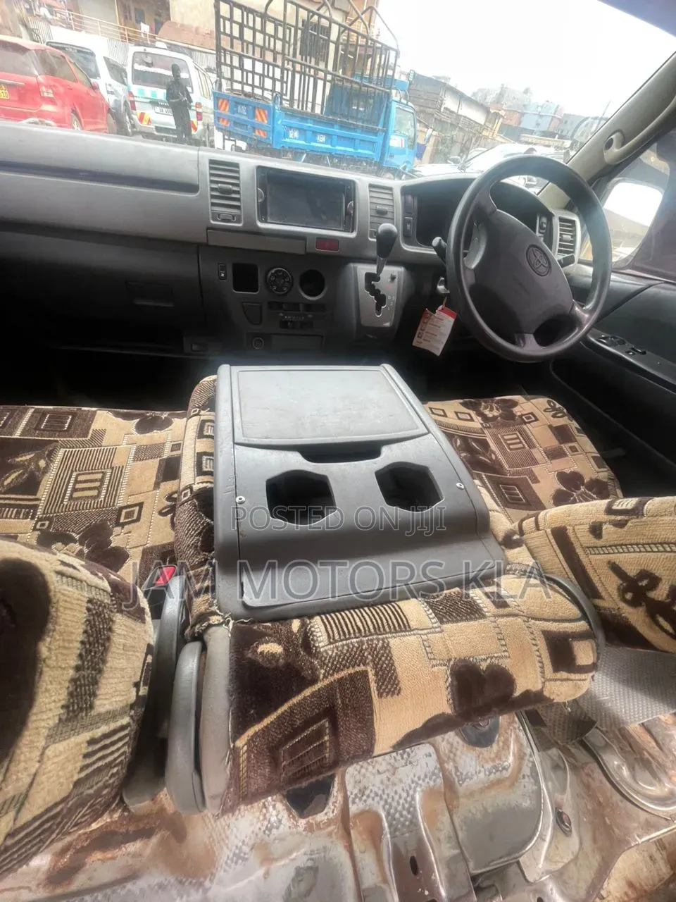 Toyota HiAce 2009 White