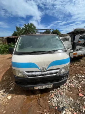 Toyota HiAce 2005 White