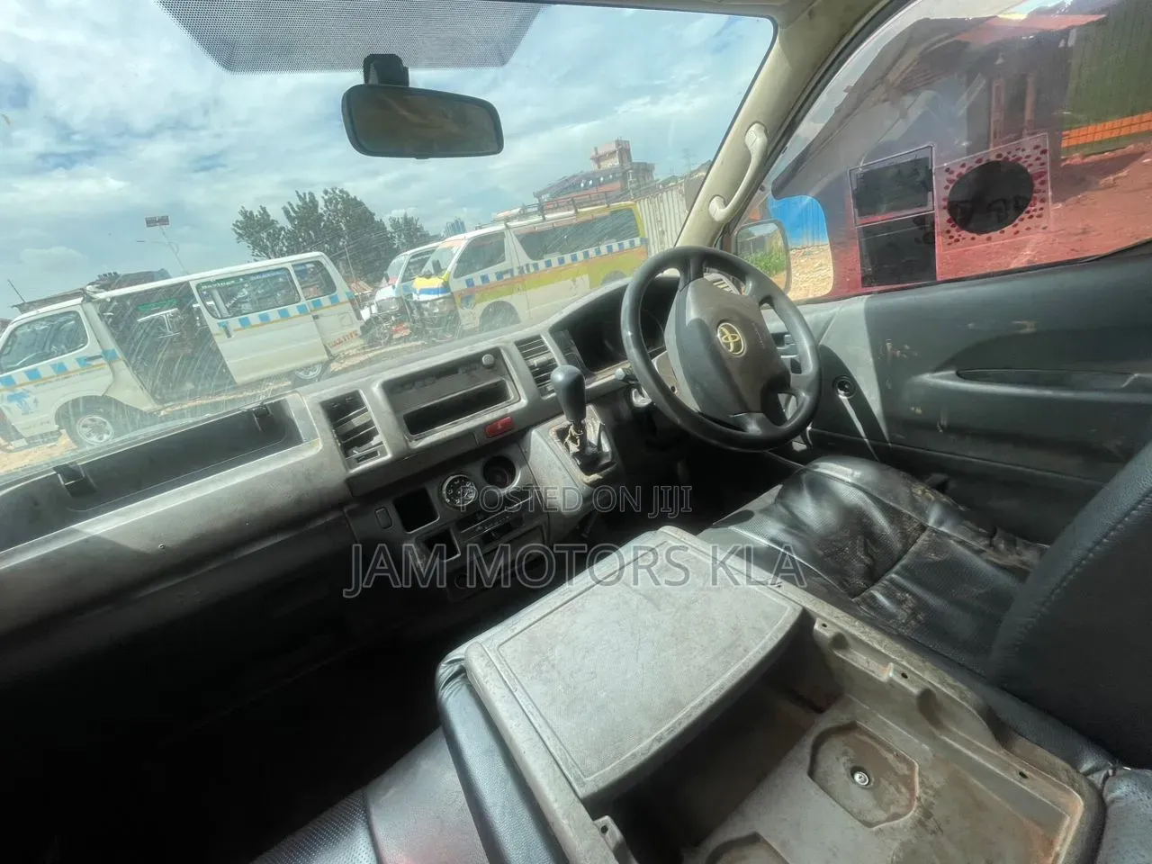 Toyota HiAce 2005 White