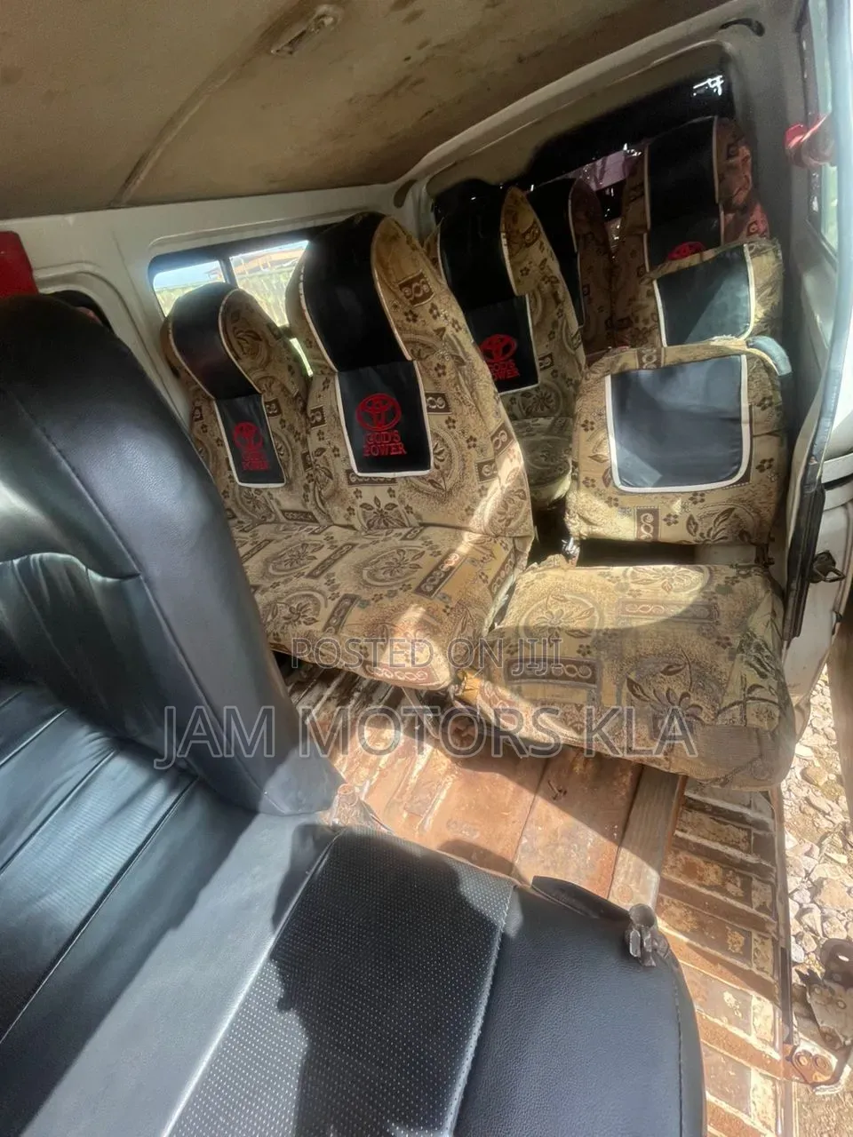 Toyota HiAce 2005 White