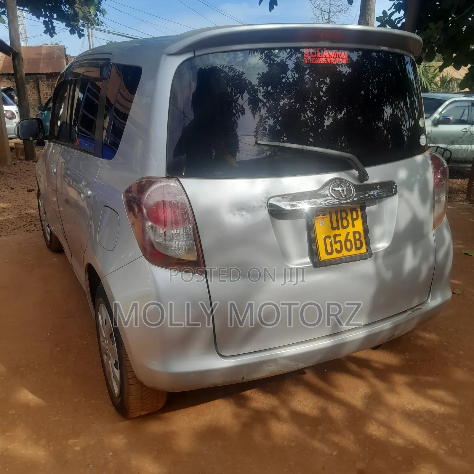 Toyota Ractis 2010 Silver
