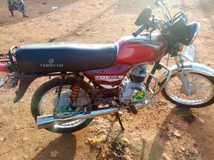 Bajaj Boxer 2025 Red