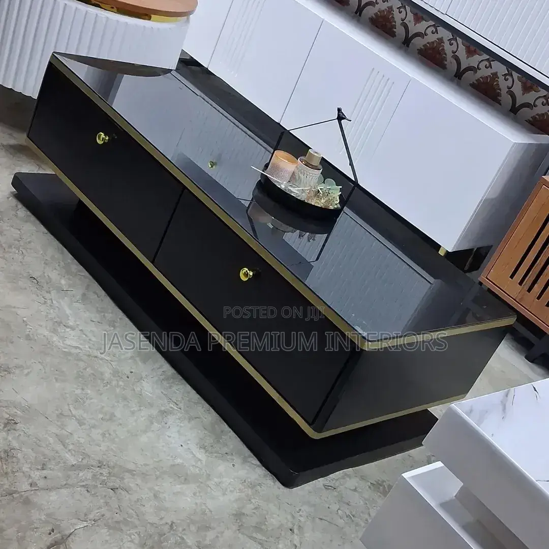 Centre Tables/Classic Center Table/Center Tables/Coffee Table/Table124