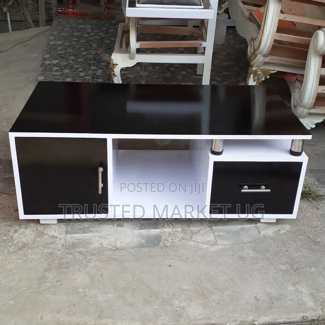 Centre Tables/Classic Center Table/Center Tables/Coffee Table/Table132