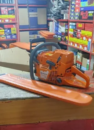 Husqvarna Heavy Duty 2 Stroke Gasoline/Petrol Powered Chainsaw