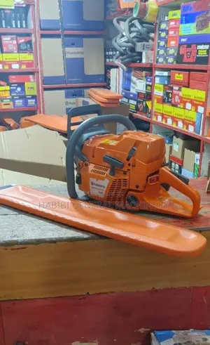 Husqvarna Heavy Duty 2 Stroke Gasoline/Petrol Powered Chainsaw