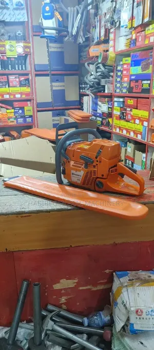 Husqvarna Heavy Duty 2 Stroke Gasoline/Petrol Powered Chainsaw