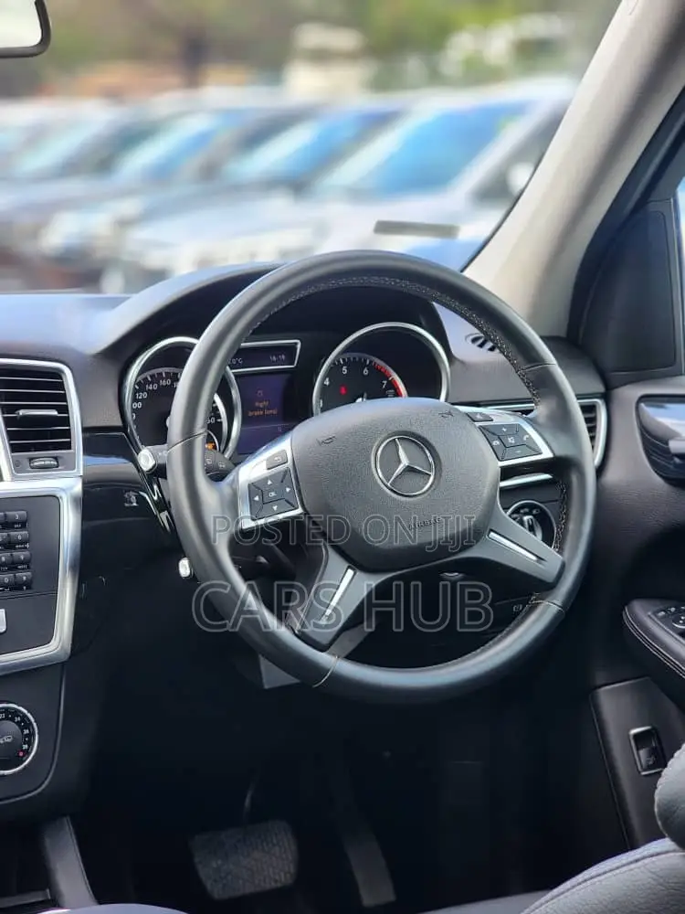 Mercedes-Benz M Class ML350 4MATIC 4dr SUV AWD (3.5L 6cyl 7A) 2014