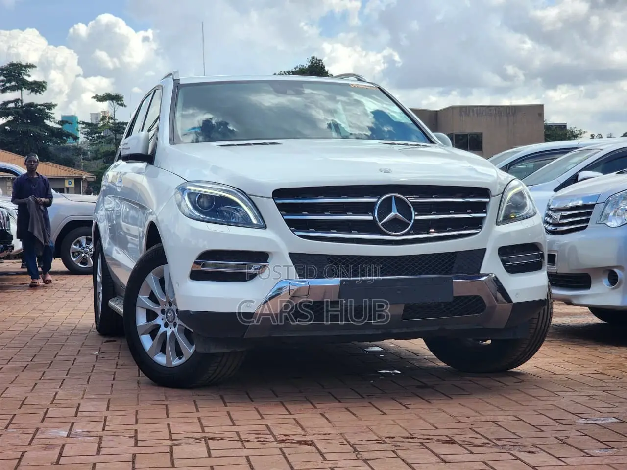 Mercedes-Benz M Class ML350 4MATIC 4dr SUV AWD (3.5L 6cyl 7A) 2014