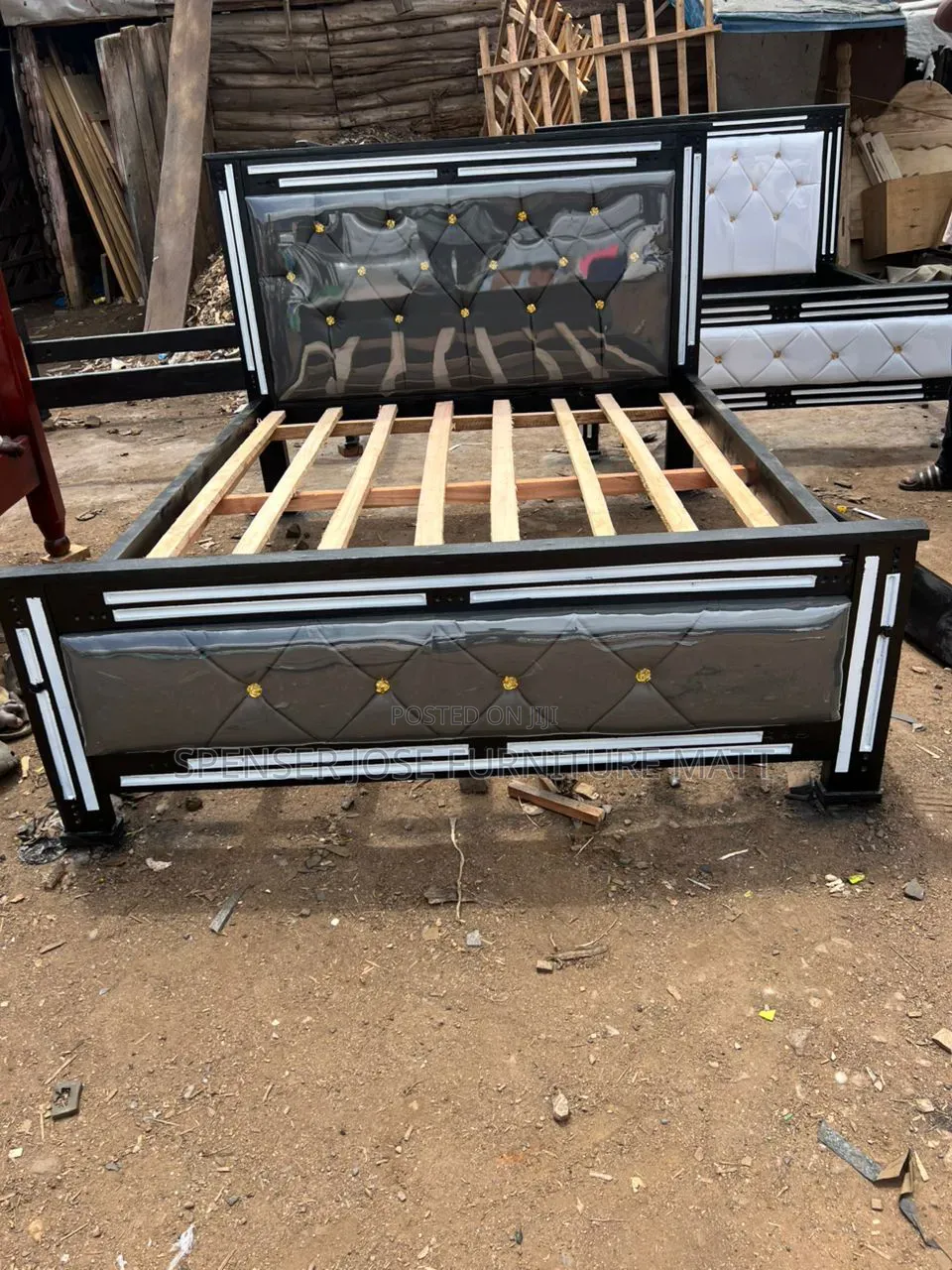 Bed 5by6 in Grey
